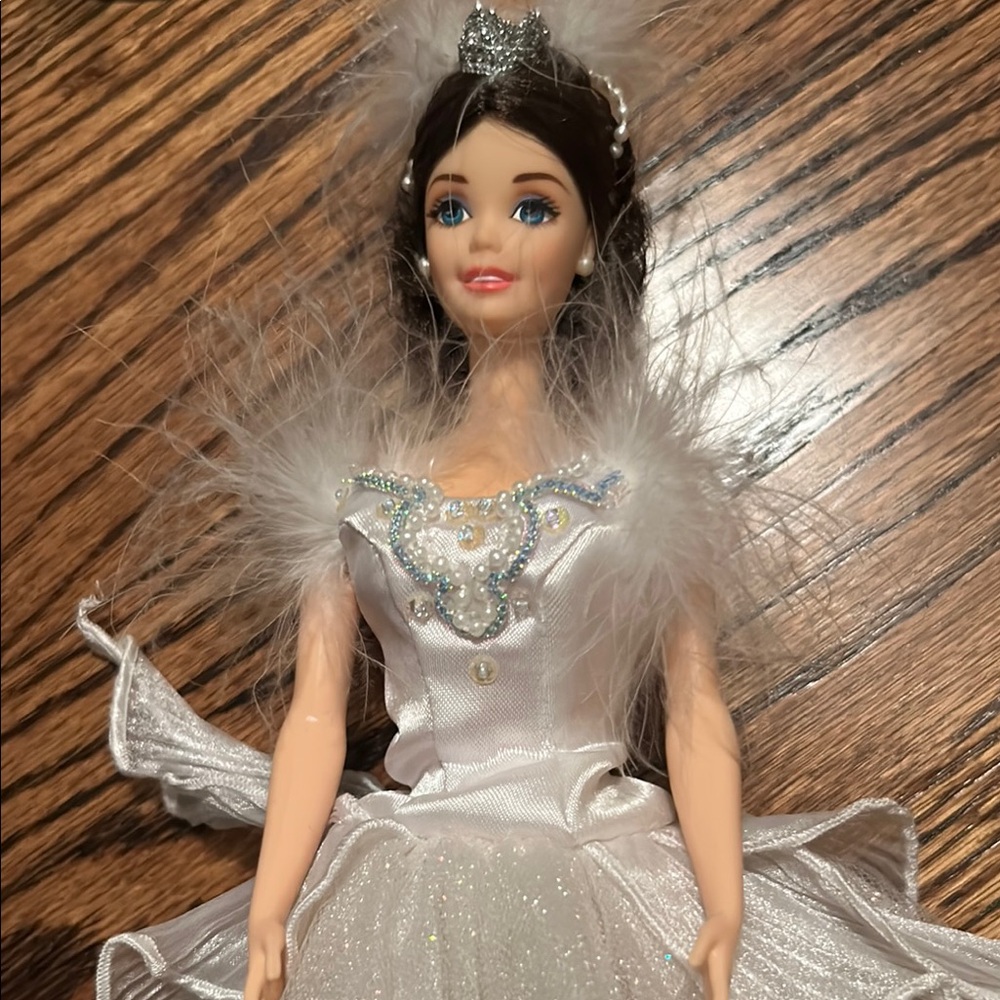 1997 Swan Lake Barbie Doll
Very Good Condition